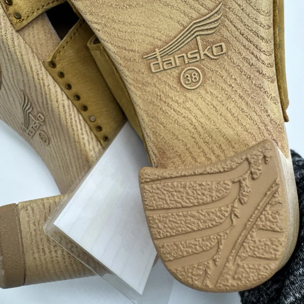 Dansko Women'S Tandi Sandal Yellow Milled Leather Size 38 New